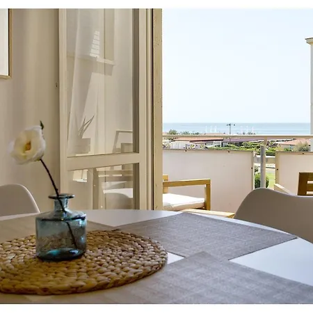 Casa Gorgone, Seafront Flat! *